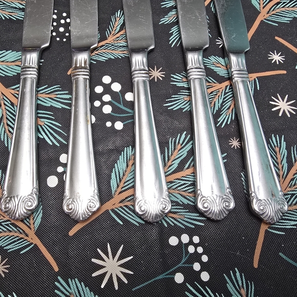 Elegant Silver Dinner Knives Set of 5 - Picture 3 of 6